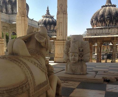 royal cemetery-Go out for a walk-Ive Gaya-travel blog stories-post-india-udaipur-asia-5
