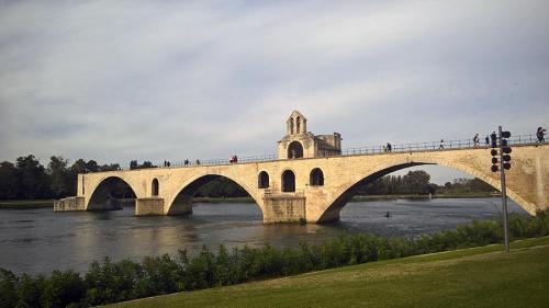 France-Avignon-pont de avignon-3